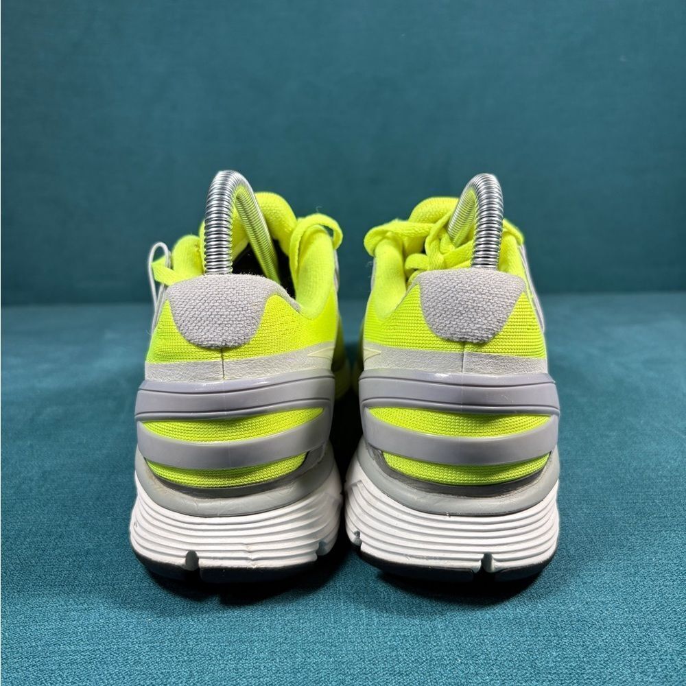 Nike Womens Nike Lunareclipse VOLT/WOLF GREY/PLATINUM Sz 8.5 - Picture 2 of 8